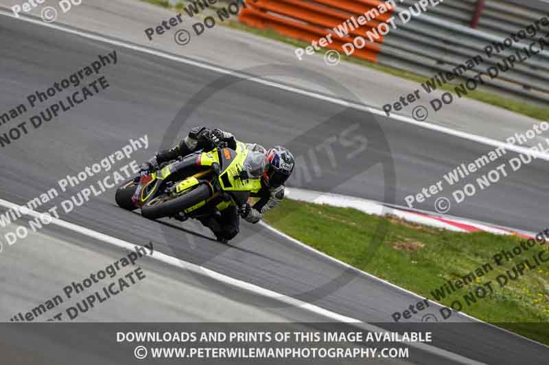 cadwell no limits trackday;cadwell park;cadwell park photographs;cadwell trackday photographs;enduro digital images;event digital images;eventdigitalimages;navarra;no limits trackdays;peter wileman photography;racing digital images;trackday digital images;trackday photos